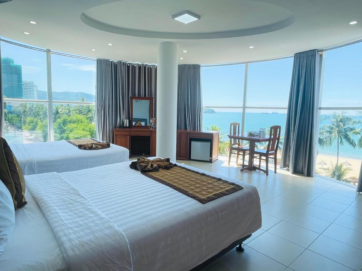 Y Linh Hotel Куинён Экстерьер фото